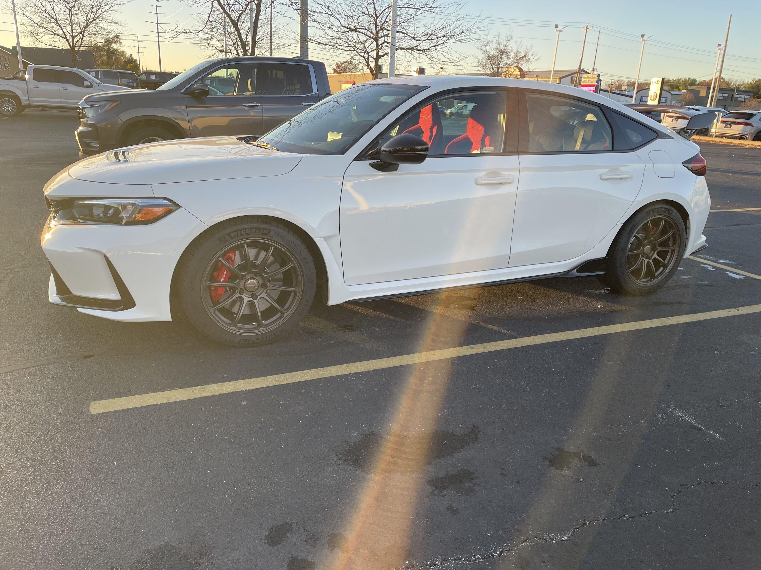 11th Gen Honda Civic Front VS Rear Wheel Gap FL5 IMG_7856