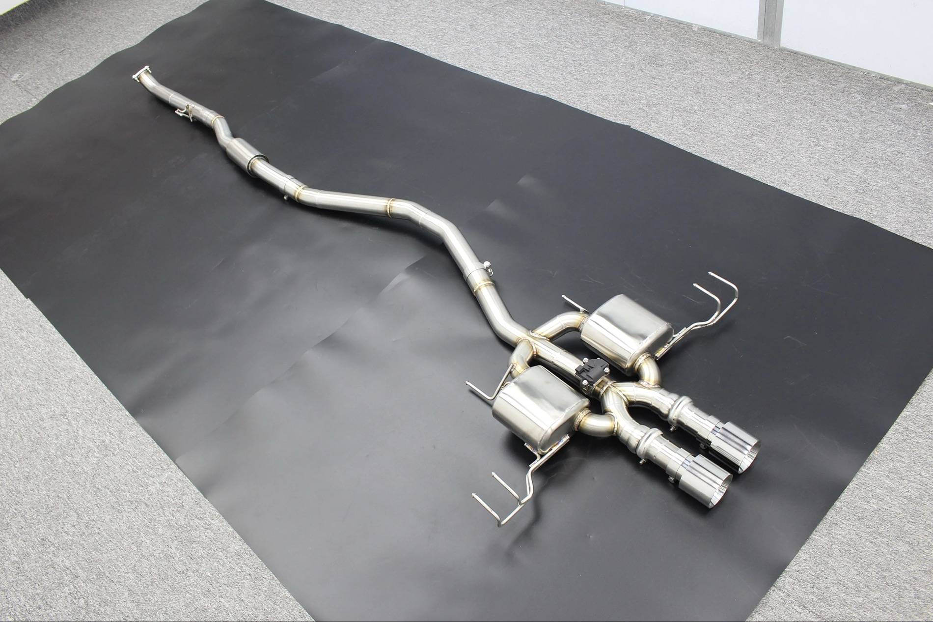 11th Gen Honda Civic Aeroflow Dynamics titanium exhaust IMG_8372