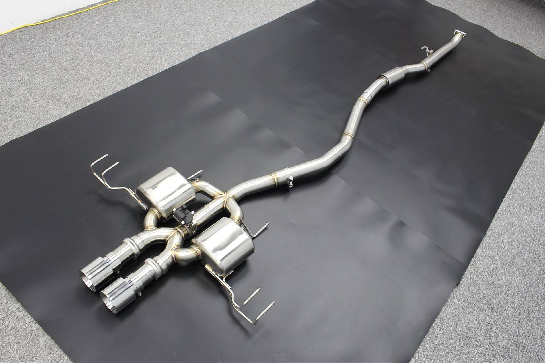 11th Gen Honda Civic Aeroflow Dynamics titanium exhaust IMG_8374