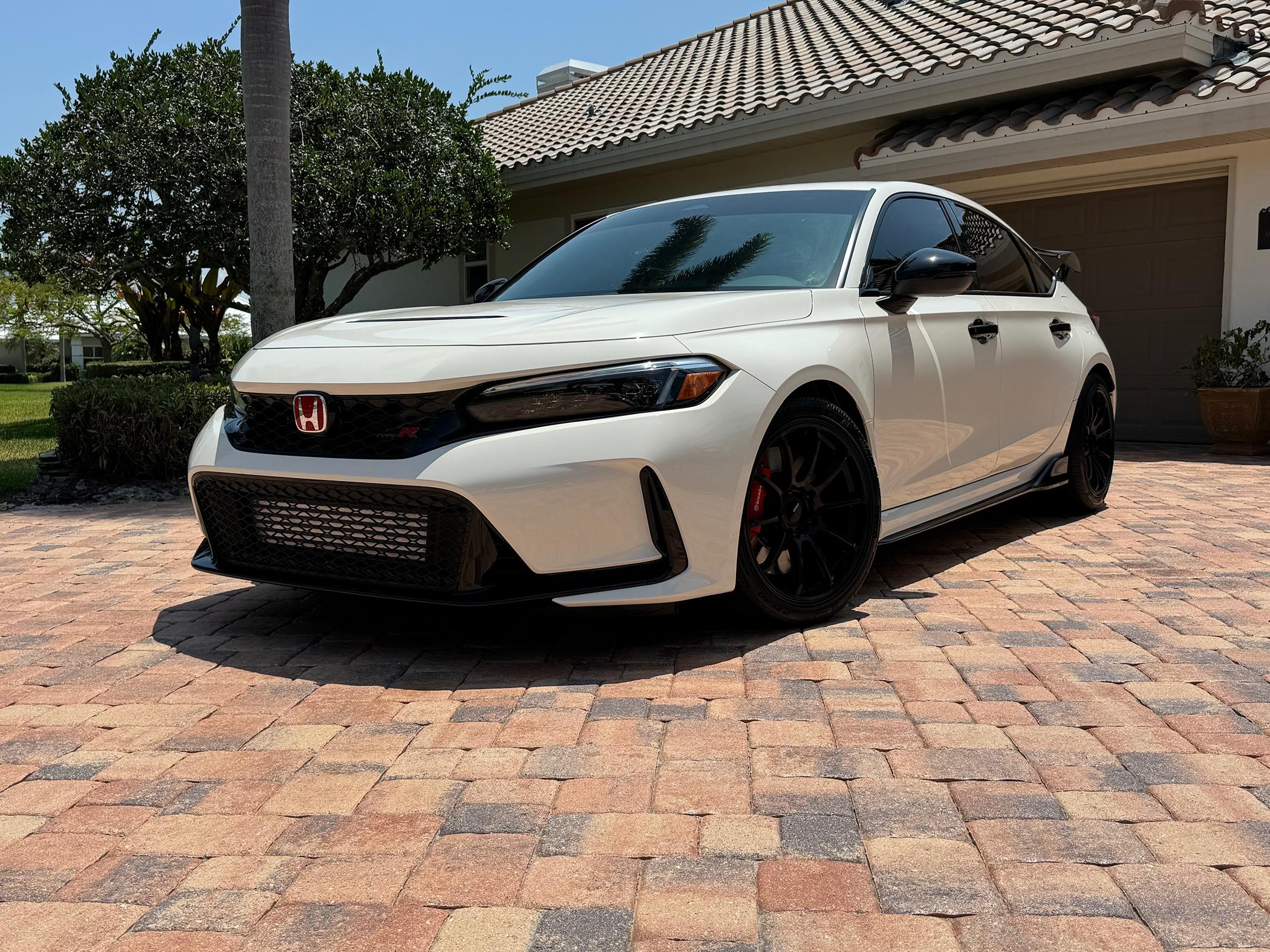 11th Gen Honda Civic 2023 Championship White FL5 - “Candy” aka Bad Panda IMG_9568