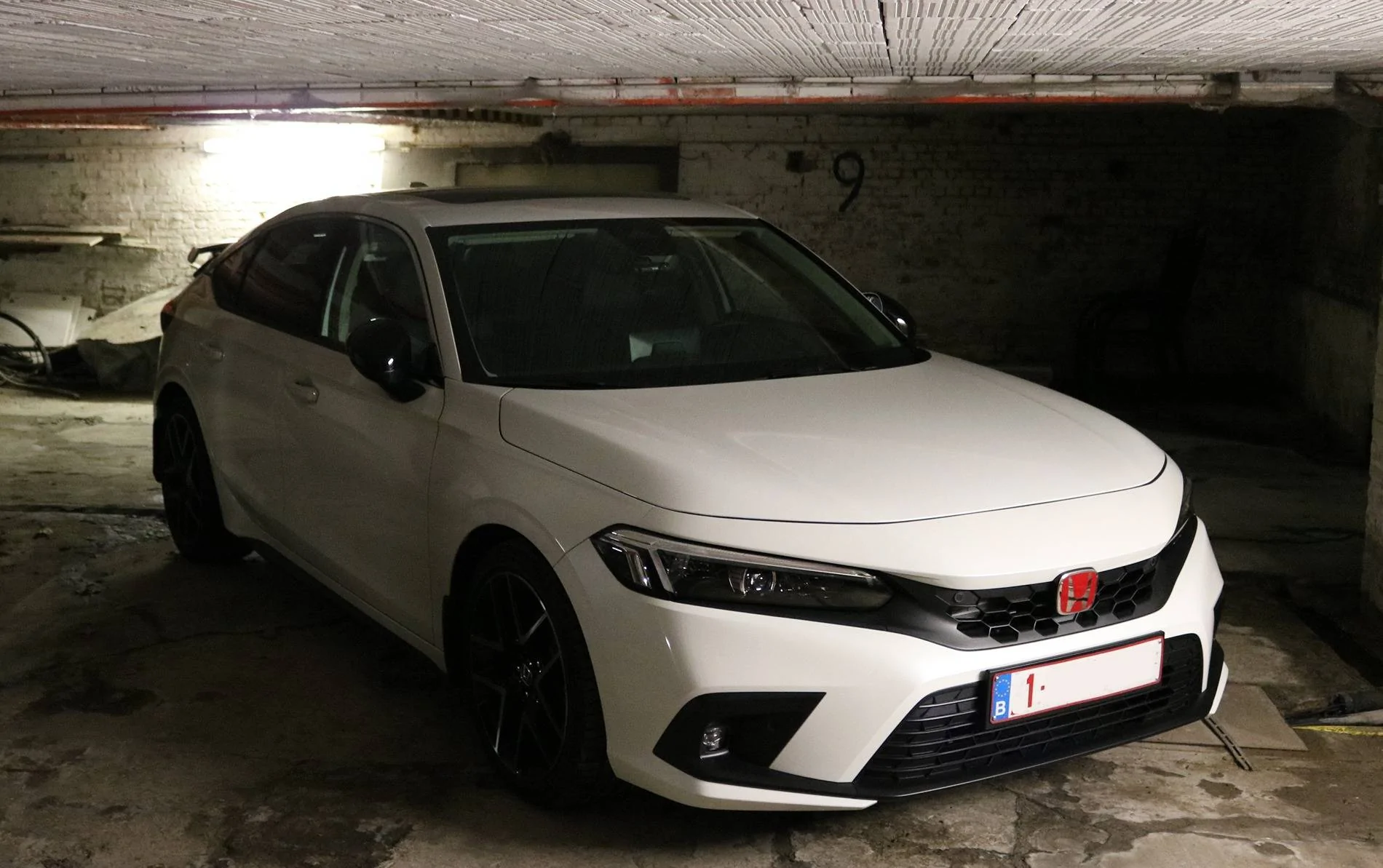 11th Gen Honda Civic Platinum White Pearl 2024 e:HEV Advance trim hatch - European hybrid made in Japan IMG_9620