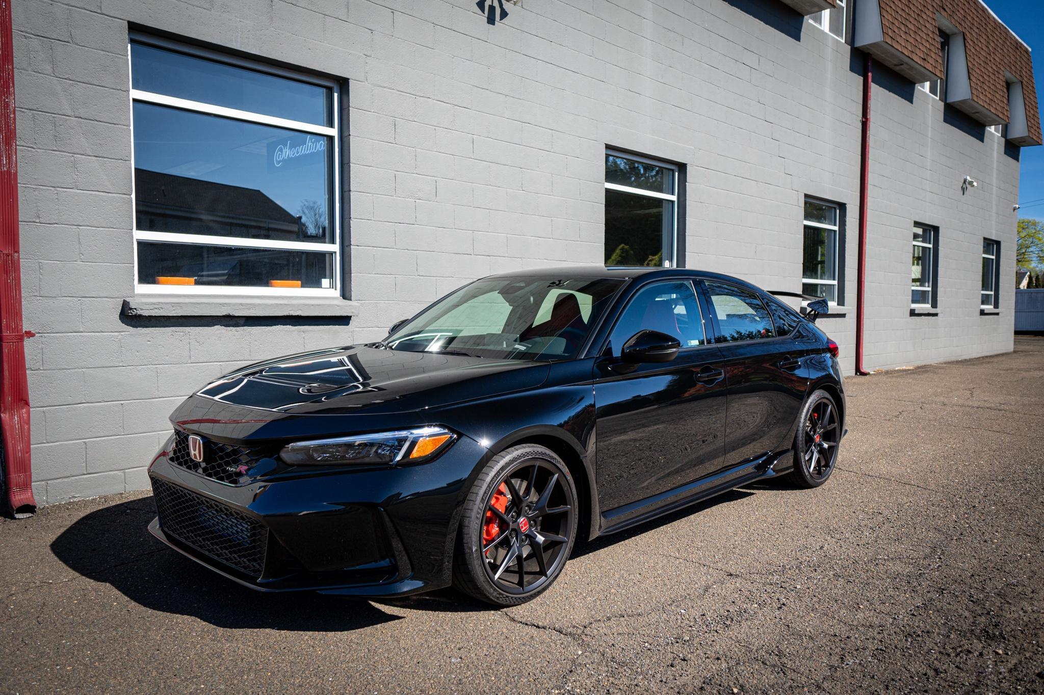 11th Gen Honda Civic Official CRYSTAL BLACK PEARL FL5 Type R Photos Thread KNt5Ln1