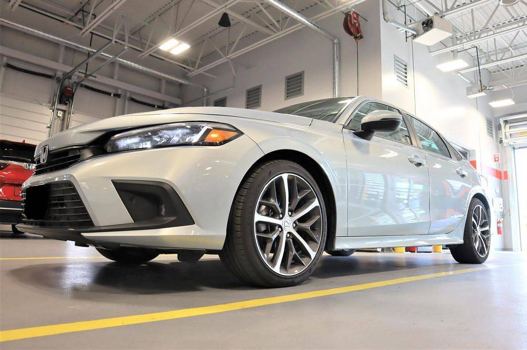 11th Gen Honda Civic Official LUNAR SILVER METALLIC 2022+ 11th Gen Civic & Si Thread Lunar Silver 2022 Civic Sedan 1