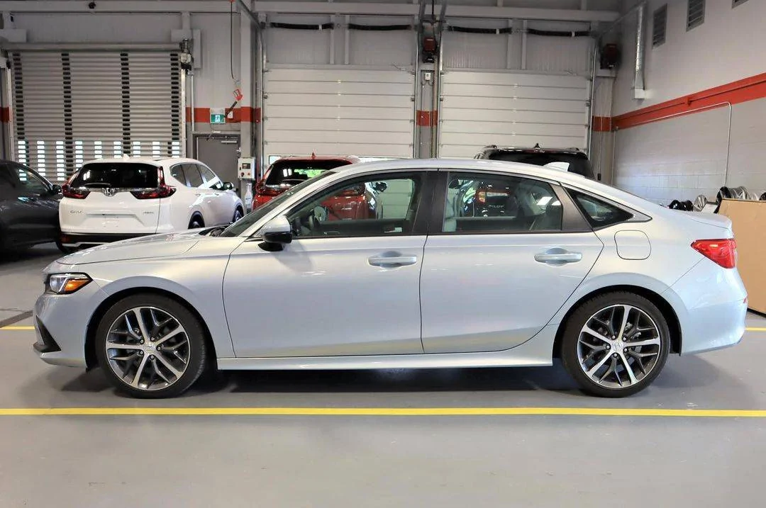 11th Gen Honda Civic Official LUNAR SILVER METALLIC 2022+ 11th Gen Civic & Si Thread Lunar Silver 2022 Civic Sedan 3