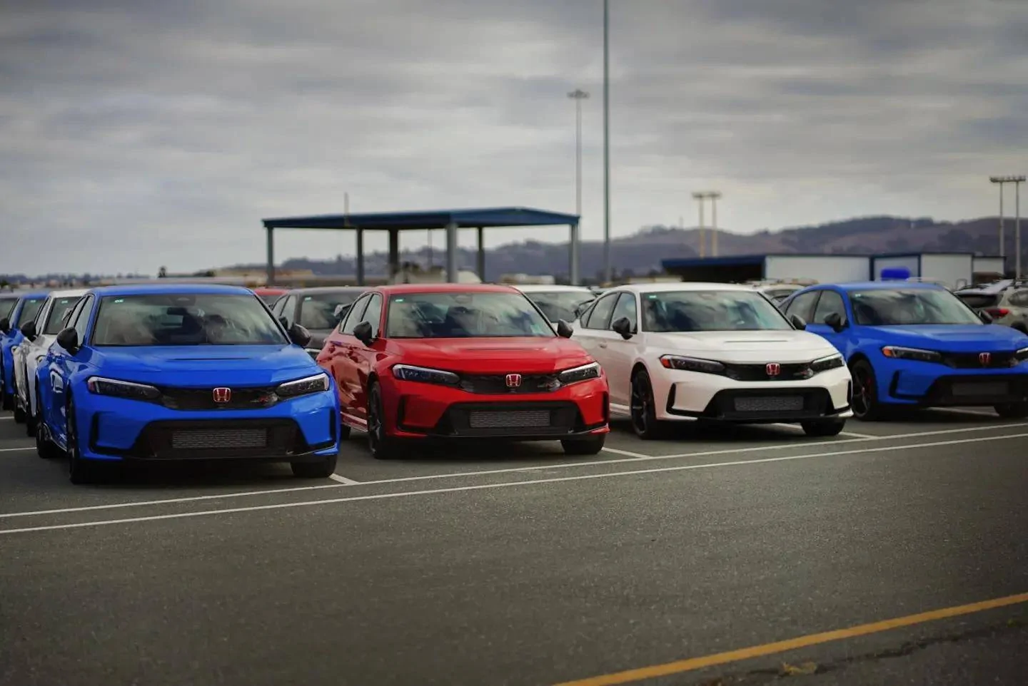 11th Gen Honda Civic Photos: ~100 FL5 Civic Type R unloaded at the Richmond port! mpm54sdiufr91