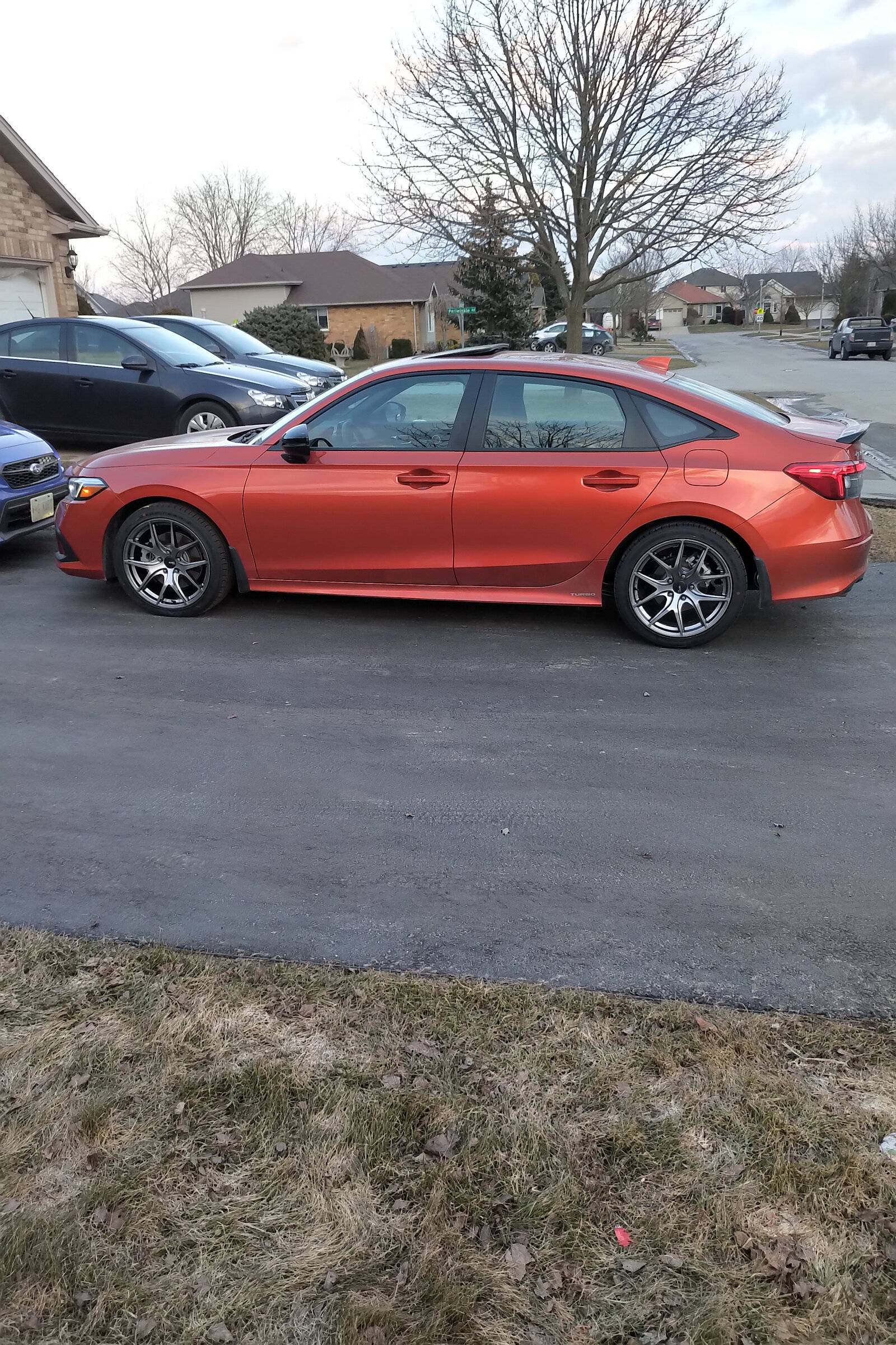 11th Gen Honda Civic Blazing Orange Pearl Si with FAST FC-04 Titanium Colour Rims 18x8 newrimspic3