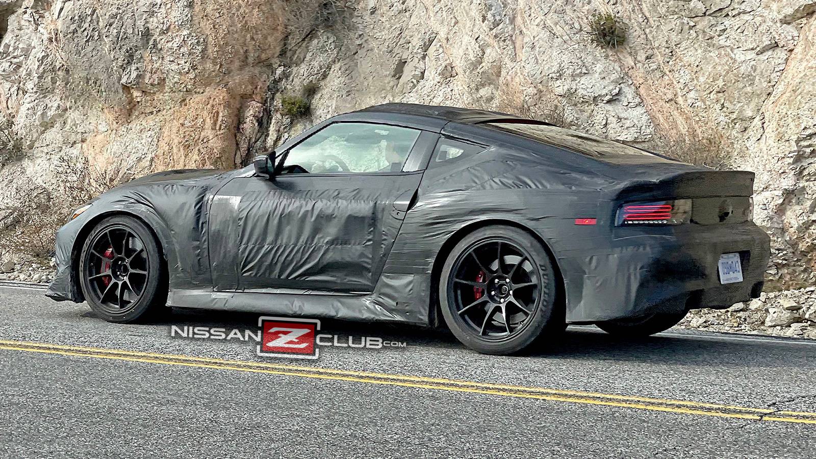11th Gen Honda Civic 2023 Nissan Z nismo_z_05-