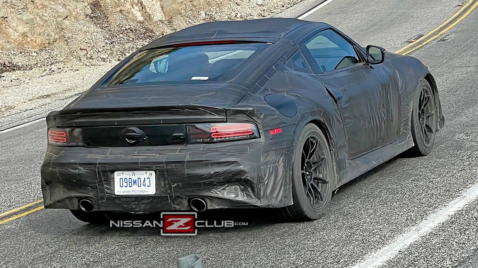 11th Gen Honda Civic 2023 Nissan Z nismo_z_07-