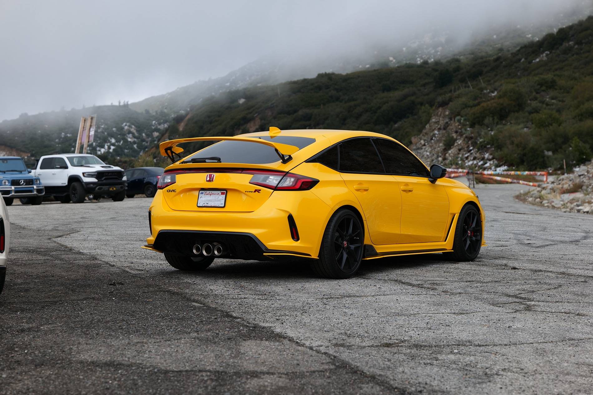 11th Gen Honda Civic SoCal Spotted Thread P1025078 1.JPG