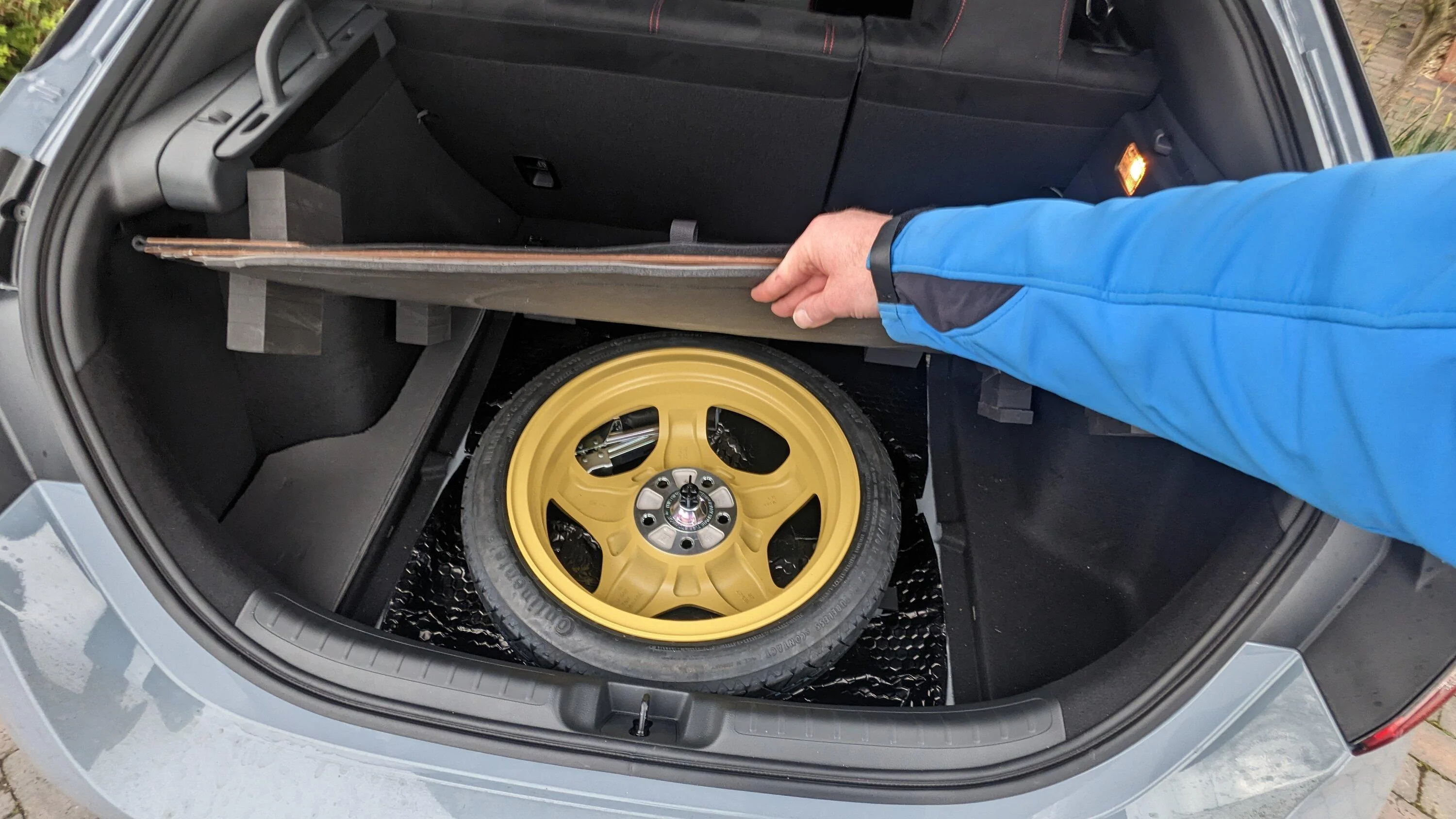 11th Gen Honda Civic FL5 Spare Tire ? PXL_20230216_141014944