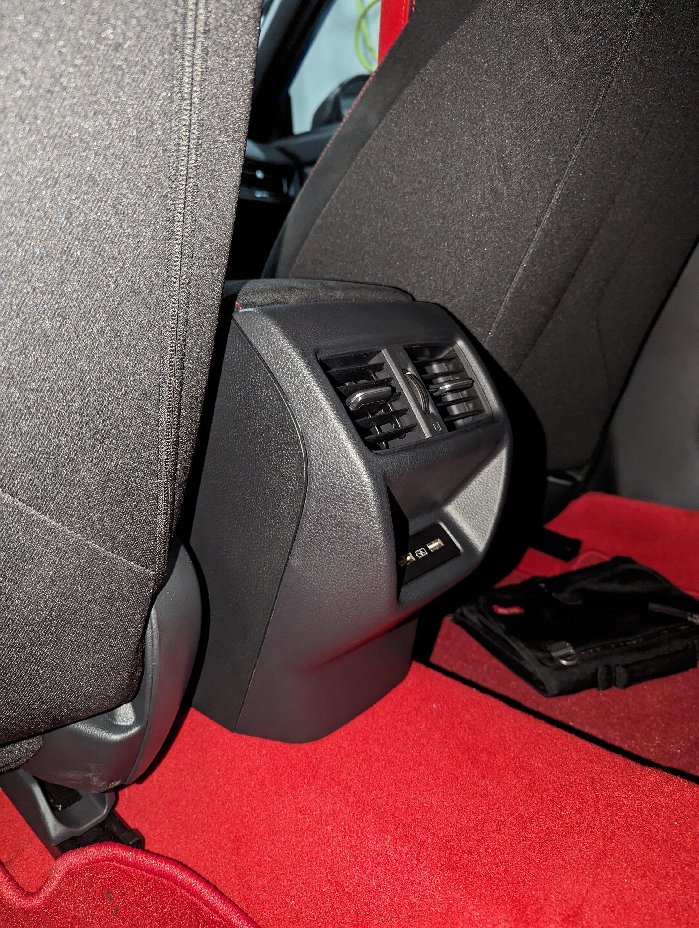 11th Gen Honda Civic Rear vents/USB port mod PXL_20230814_155101603