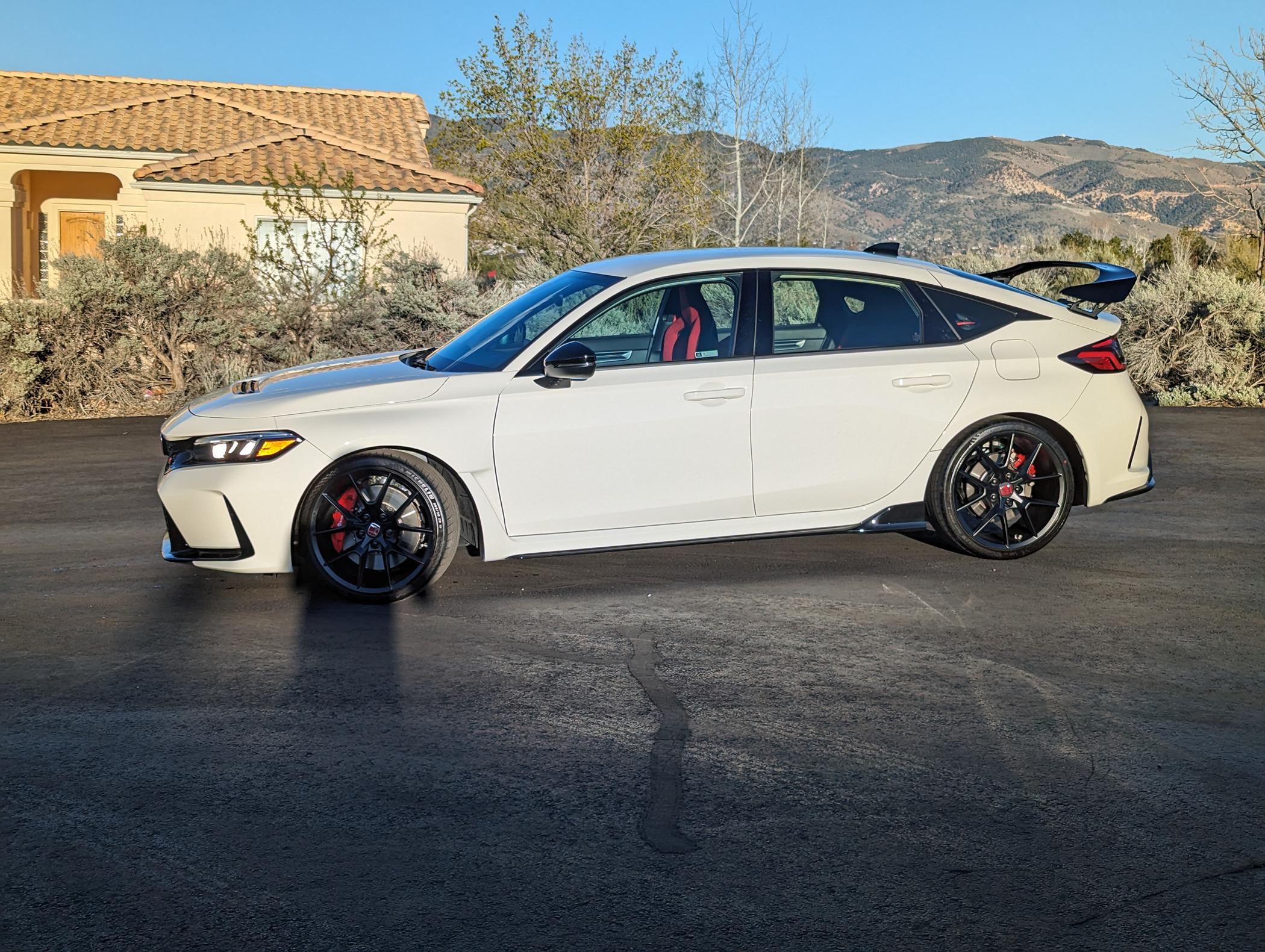 11th Gen Honda Civic 2023 Civic Type R 4900 Miles Championship White Reno, NV/NorCal PXL_20240412_014135588