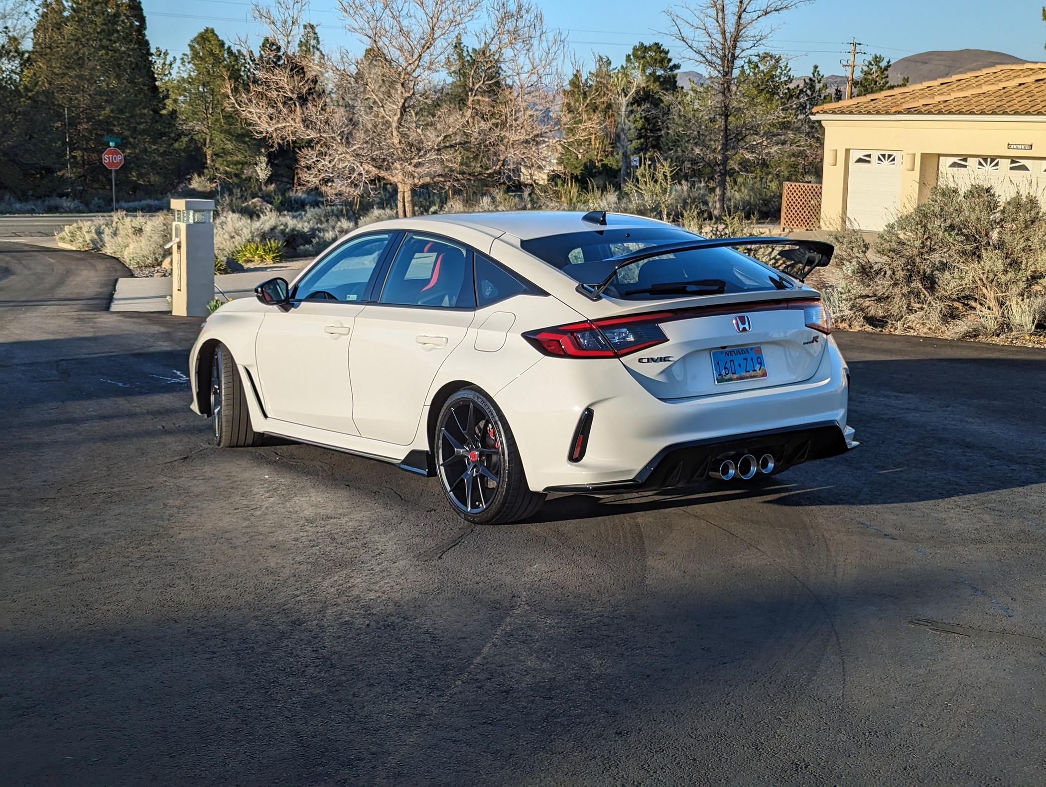 11th Gen Honda Civic 2023 Civic Type R 4900 Miles Championship White Reno, NV/NorCal PXL_20240412_014153805
