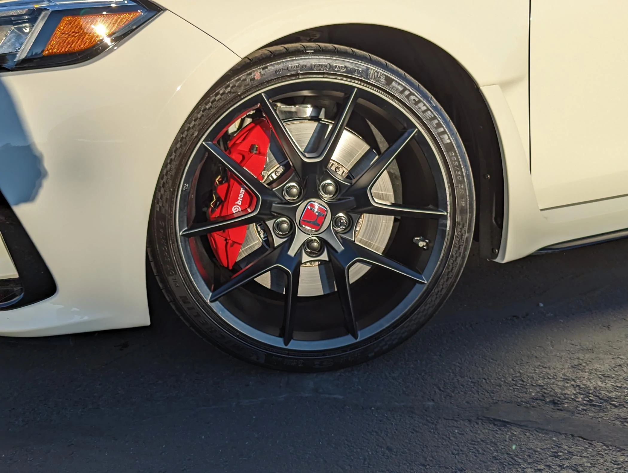 11th Gen Honda Civic 2023 Civic Type R 4900 Miles Championship White Reno, NV/NorCal PXL_20240412_014444011