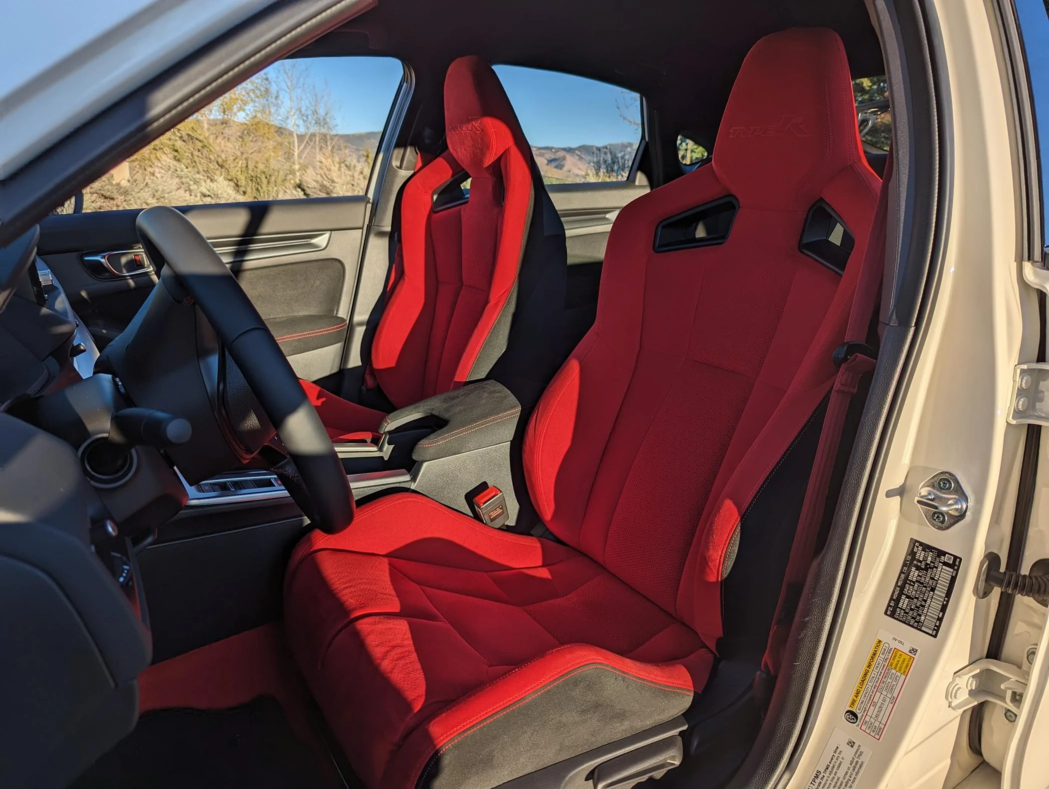 11th Gen Honda Civic 2023 Civic Type R 4900 Miles Championship White Reno, NV/NorCal PXL_20240412_014540566