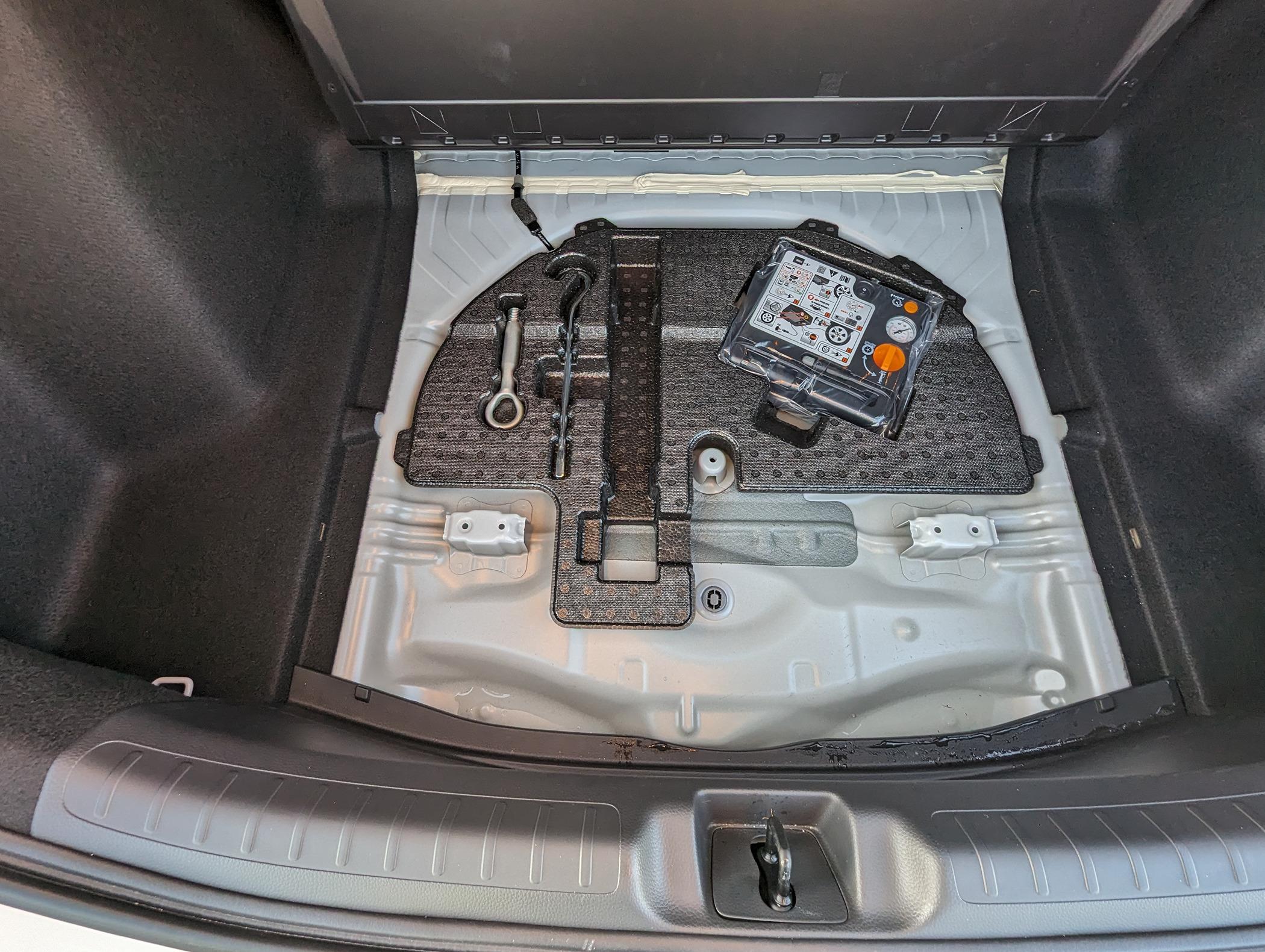 11th Gen Honda Civic 2023 Civic Type R 4900 Miles Championship White Reno, NV/NorCal PXL_20240412_014926404