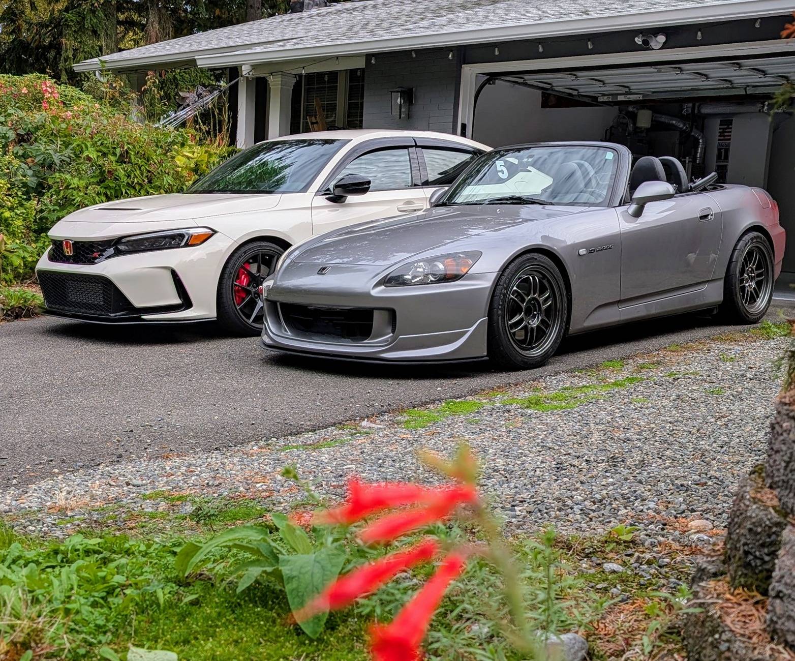 11th Gen Honda Civic SOLD: 2024 Honda Civic Type R in Championship White With Just 385 Miles PXL_20241005_215210518.MP~2