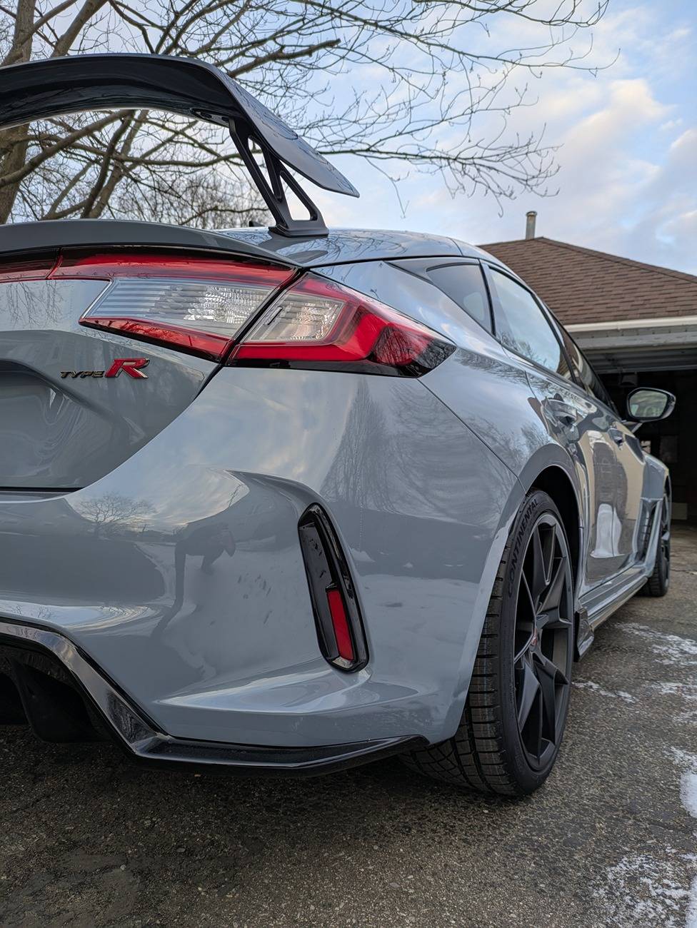 11th Gen Honda Civic Official SONIC GRAY PEARL FL5 Type R Photos Thread PXL_20250211_223545650