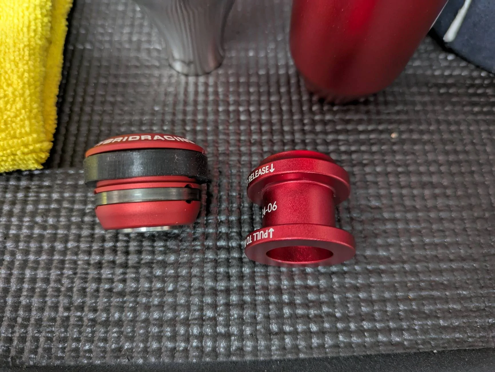 11th Gen Honda Civic Acuity Shift Boot Collar and ESCO-T6 Shift Knob in Red PXL_20250226_185348874