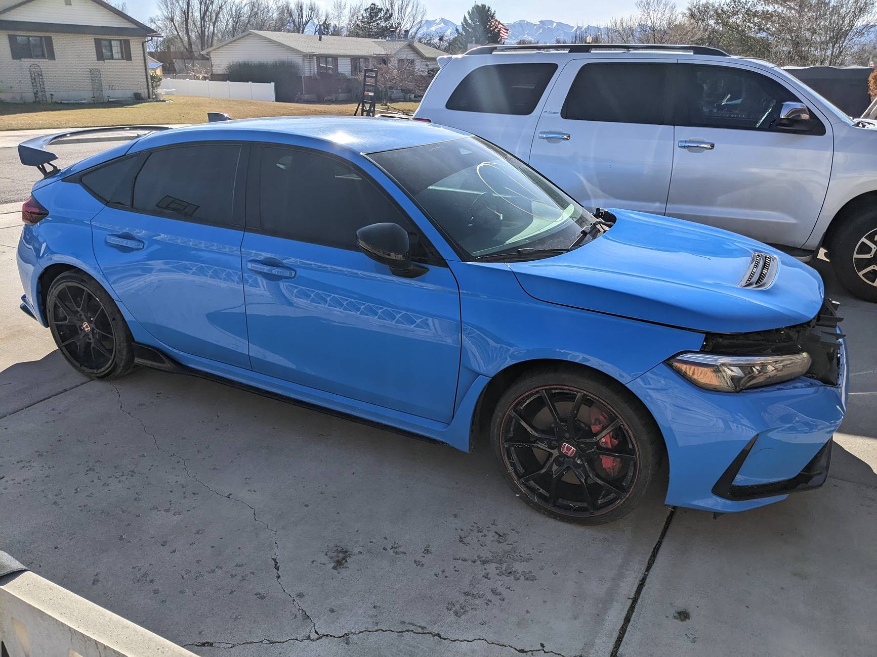 11th Gen Honda Civic Got carried away bidding at a salvage auction PXL_20250310_223815349.MP