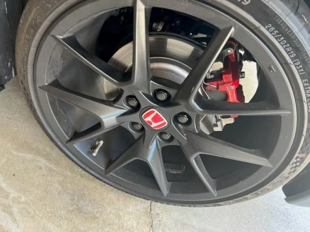 11th Gen Honda Civic Paint issues on rear brake calipers FL5 Rear Caliper Driver 1