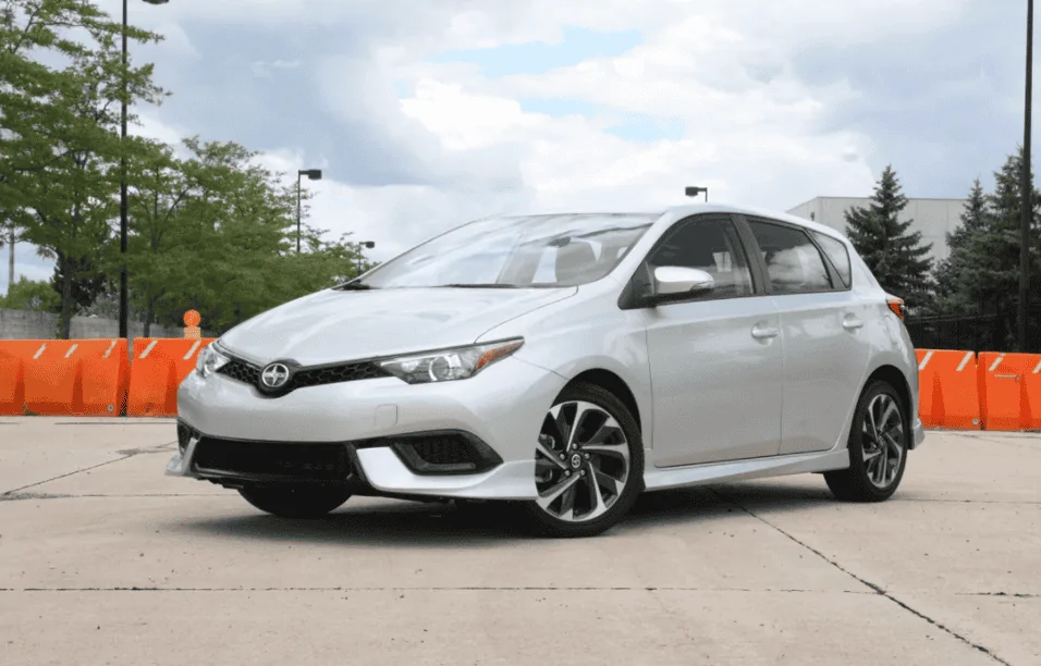 11th Gen Honda Civic 2022 VW Golf R vs 2022 Honda Type R scion