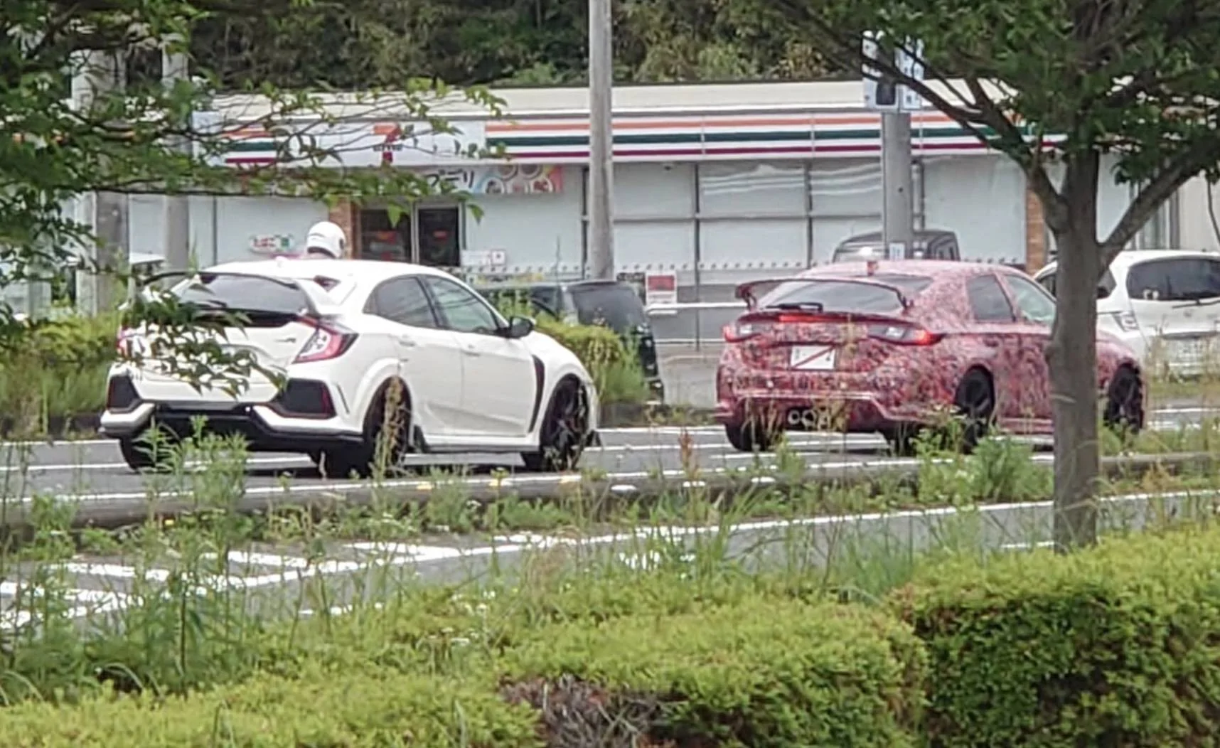 11th Gen Honda Civic 2023 Civic Type R Spied Accompanying an FK8 Type R Screen Shot 2022-06-23 at 2.16.03 PM