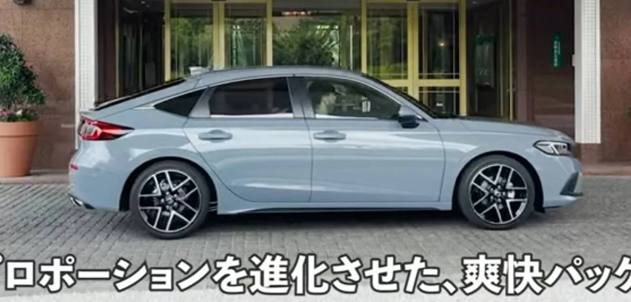 11th Gen Honda Civic 11th Gen Civic Hatchback short video White, Sonic Gray and Metallic red Screenshot_20210824-183633_YouTube-01
