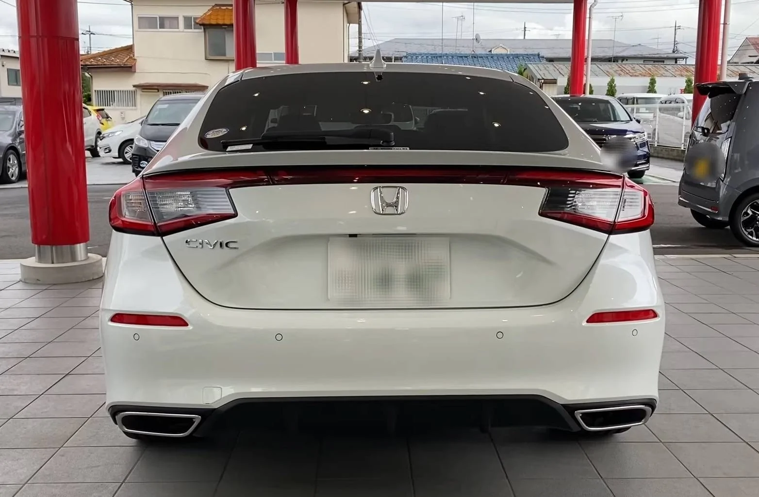 11th Gen Honda Civic 2022 Civic Hatchback Platinum White Screenshot_20210909-124955_YouTube-01