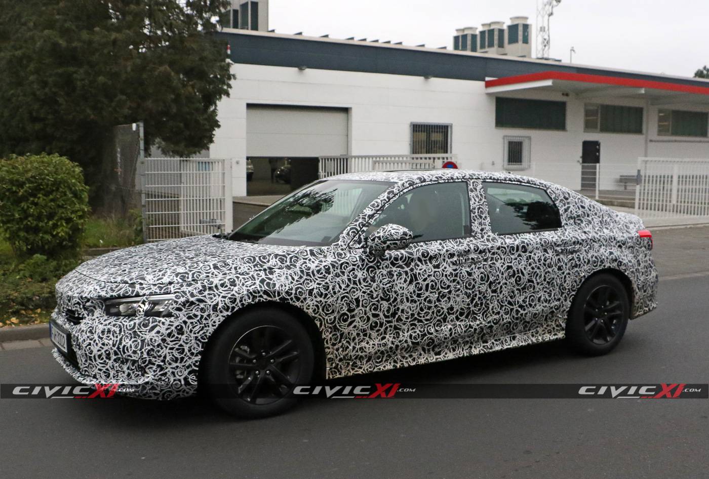 11th Gen Honda Civic 2022 Civic Si Test Mules Spotted Testing With Current Si Sedan -sedan-11th-generation-spied-testing-germany-8-