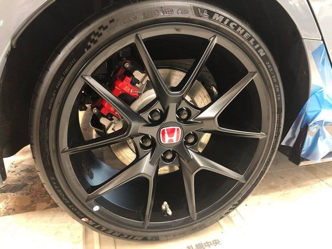 11th Gen Honda Civic Official SONIC GRAY PEARL FL5 Type R Photos Thread sonic-gray-type-r-9-