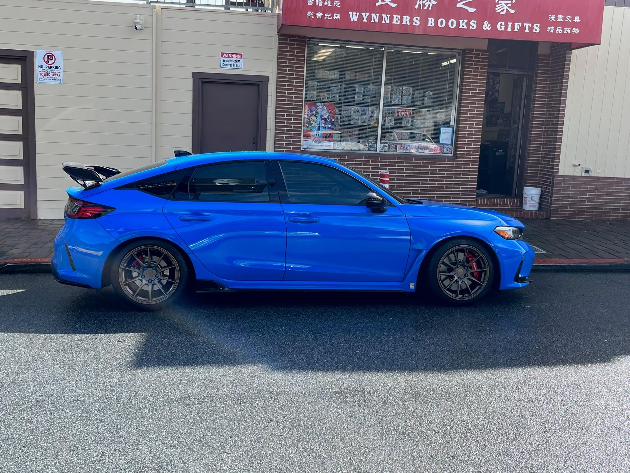 11th Gen Honda Civic Official BOOST BLUE FL5 Type R Photos Thread T710
