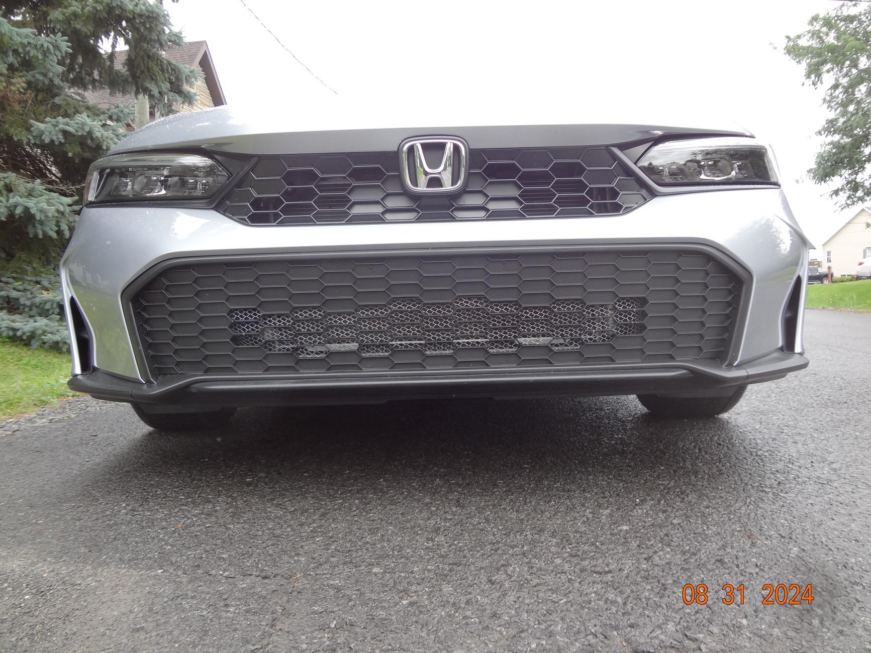 11th Gen Honda Civic Front screen modification ; to protect the condenser Terminé.JPG