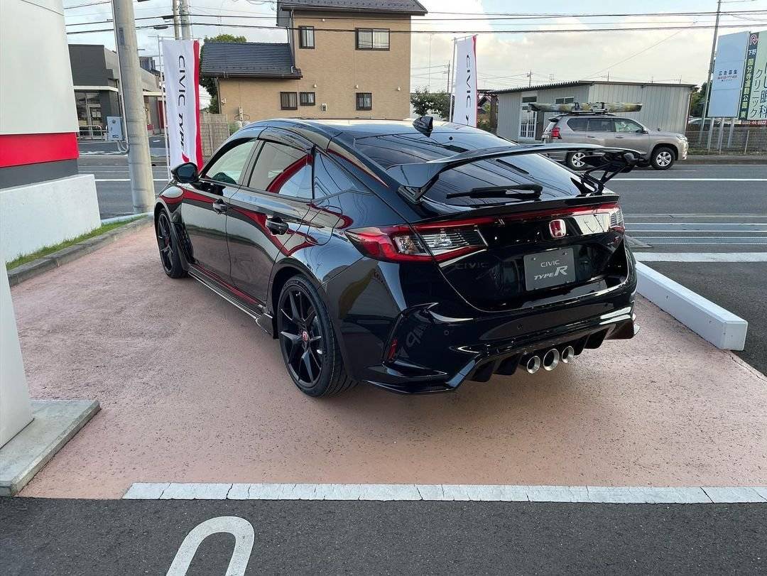 11th Gen Honda Civic Official CRYSTAL BLACK PEARL FL5 Type R Photos Thread type-r-crystal-black-2-