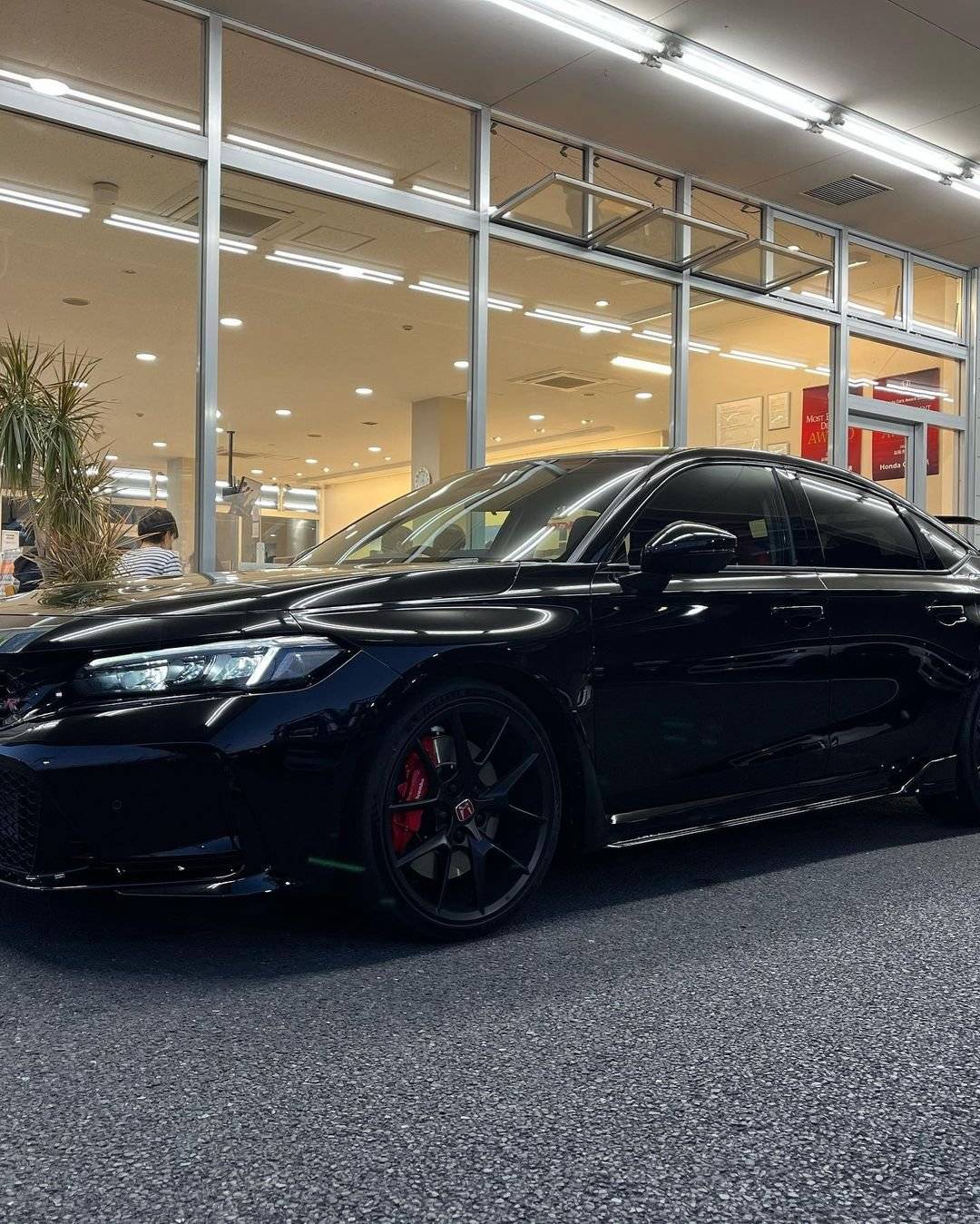 11th Gen Honda Civic Official CRYSTAL BLACK PEARL FL5 Type R Photos Thread type-r-crystal-black-3-