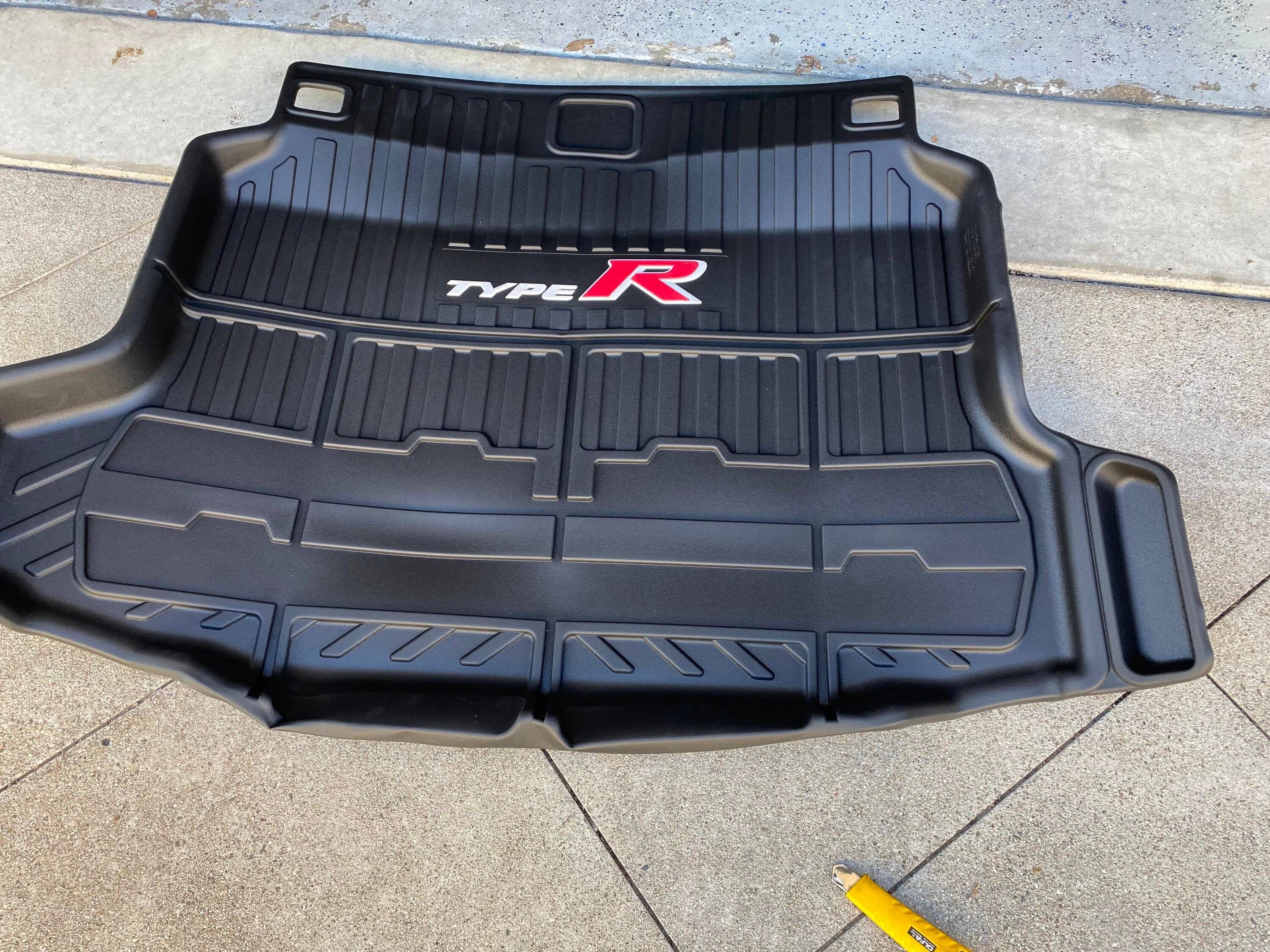 TYPR R trunk tray 1.jpg