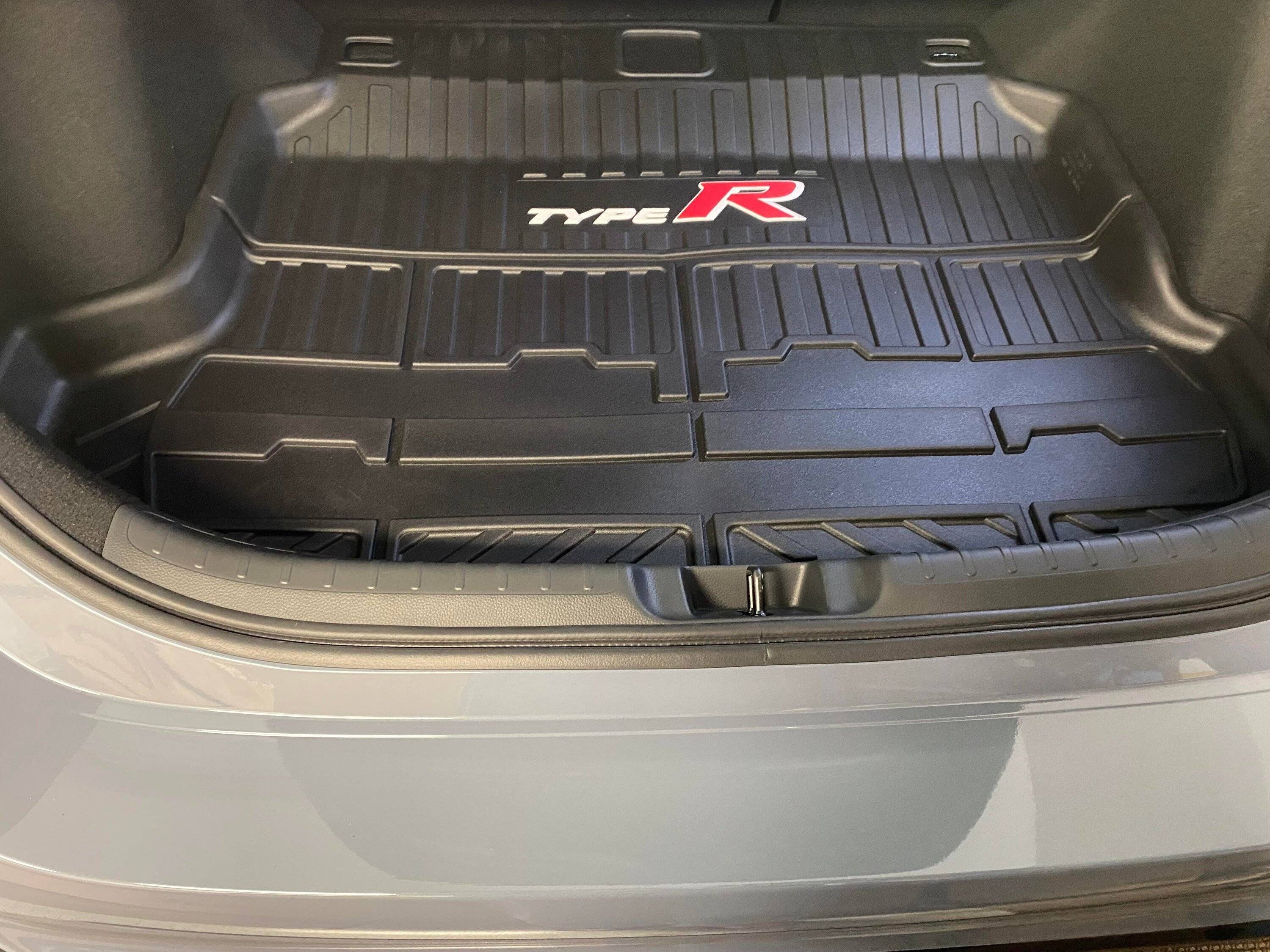 TYPR R trunk tray 2.jpg