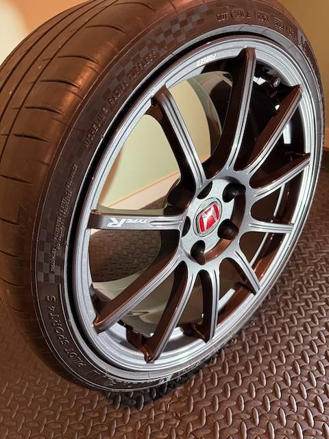 11th Gen Honda Civic OEM Type R Forged Wheels with Michelin Pilot Sport 4S Tires wheel 2 angl