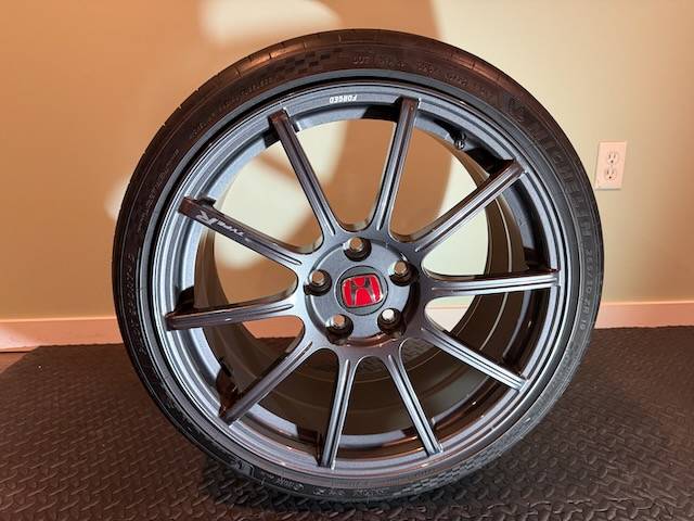 11th Gen Honda Civic OEM Type R Forged Wheels with Michelin Pilot Sport 4S Tires wheel 2 front