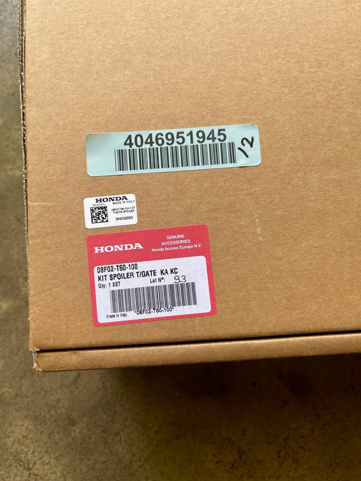 11th Gen Honda Civic White Wheels, Carbon Lip & Honda Red Carbon Wing wing2