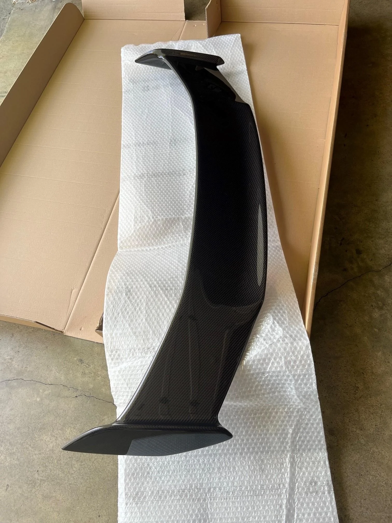 11th Gen Honda Civic White Wheels, Carbon Lip & Honda Red Carbon Wing wing5