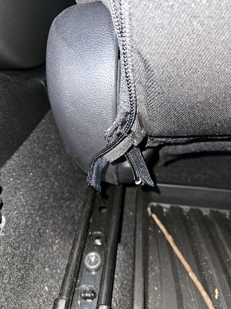 11th Gen Honda Civic Corbeau Inflatable Lumbar Support zipper end