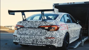 11th Gen Honda Civic Honda Teases 2022 Honda Civic Si Racing Model!! Screenshot_20211011-112647_YouTu